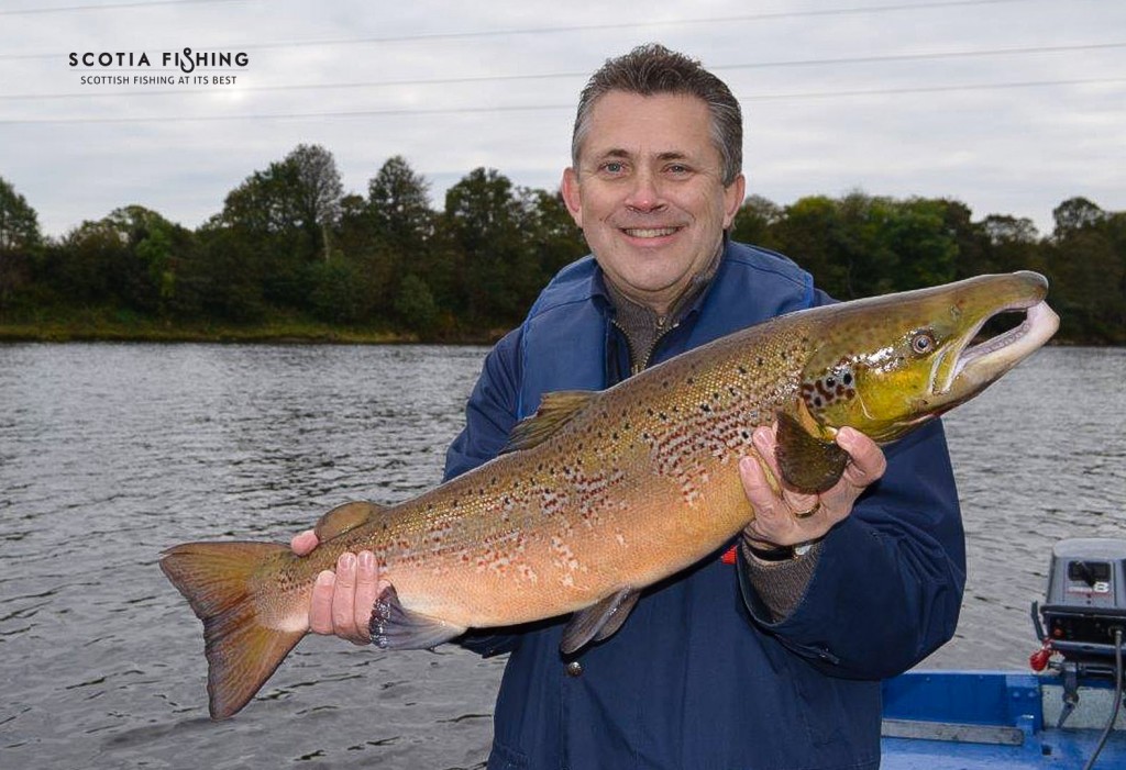 river-tay-salmon-fishing-in-october-scotland